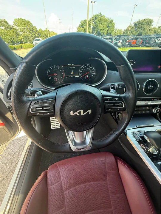 2023 Kia Stinger GT - Image 12 of 21