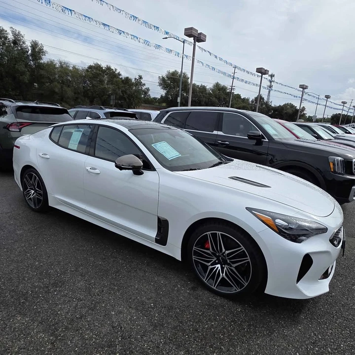 2023 Kia Stinger GT - Image 2 of 9