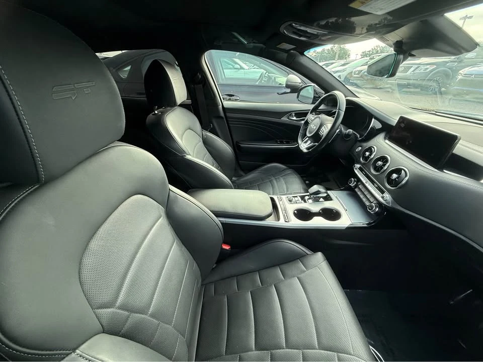 2023 Kia Stinger - Image 3 of 4