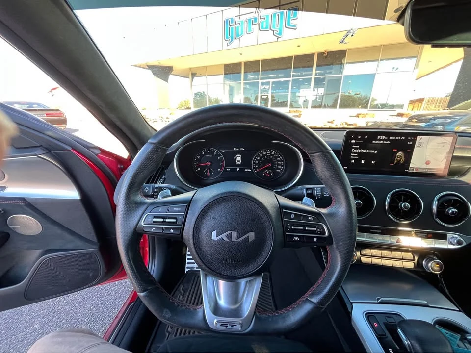 2023 Kia Stinger GT - Image 10 of 15
