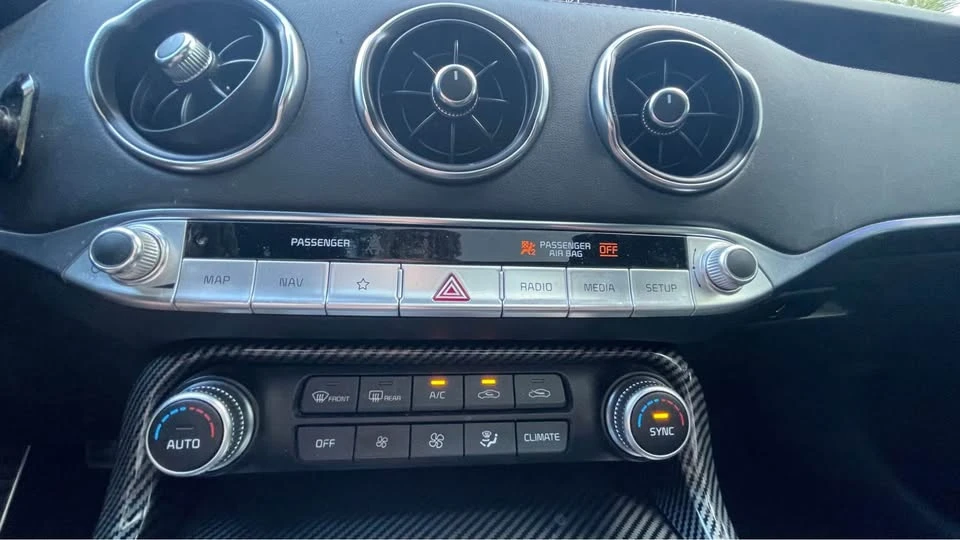 2023 Kia Stinger GT - Image 16 of 20