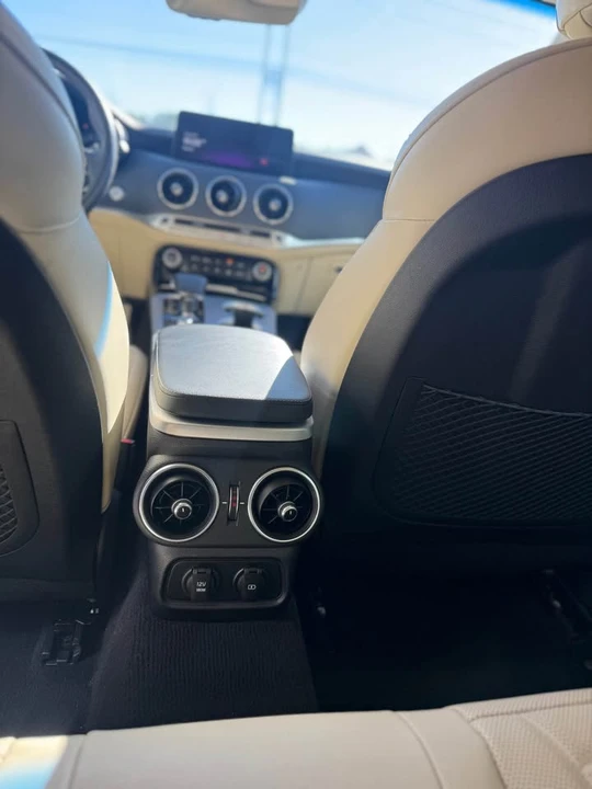 2023 Kia Stinger GT - Image 8 of 13