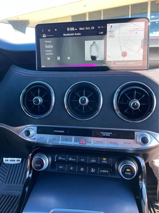 2023 Kia Stinger GT - Image 8 of 15