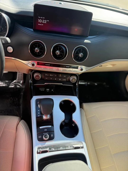 2023 Kia Stinger GT - Image 11 of 13