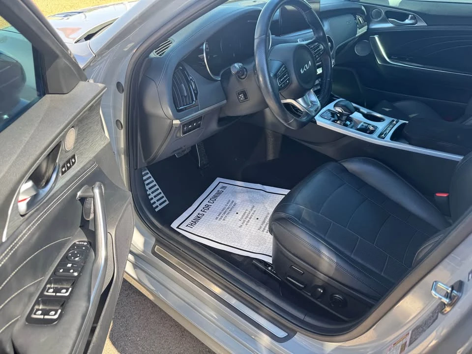 2023 Kia Stinger GT - Image 9 of 16