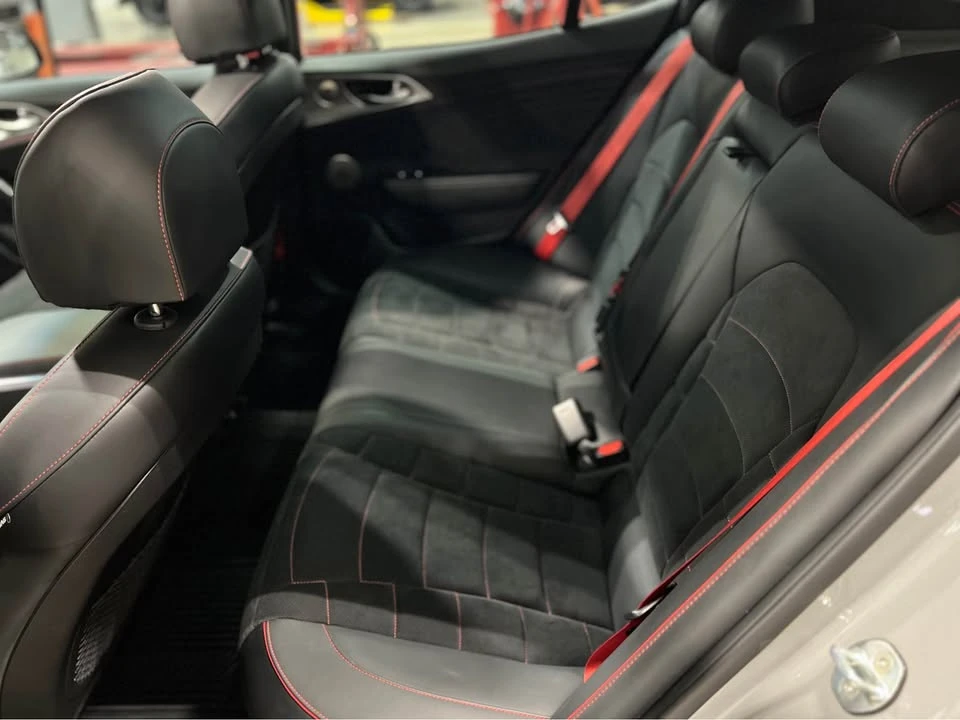 2023 Kia Stinger GT - Image 10 of 16