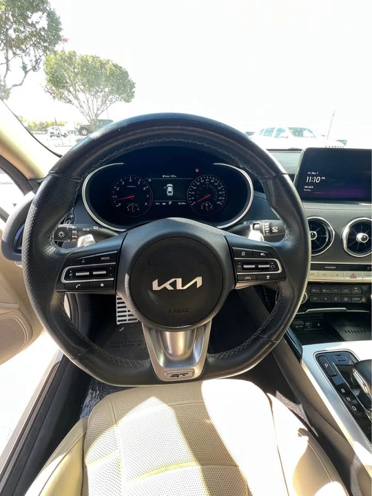 2023 Kia Stinger GT - Image 9 of 14