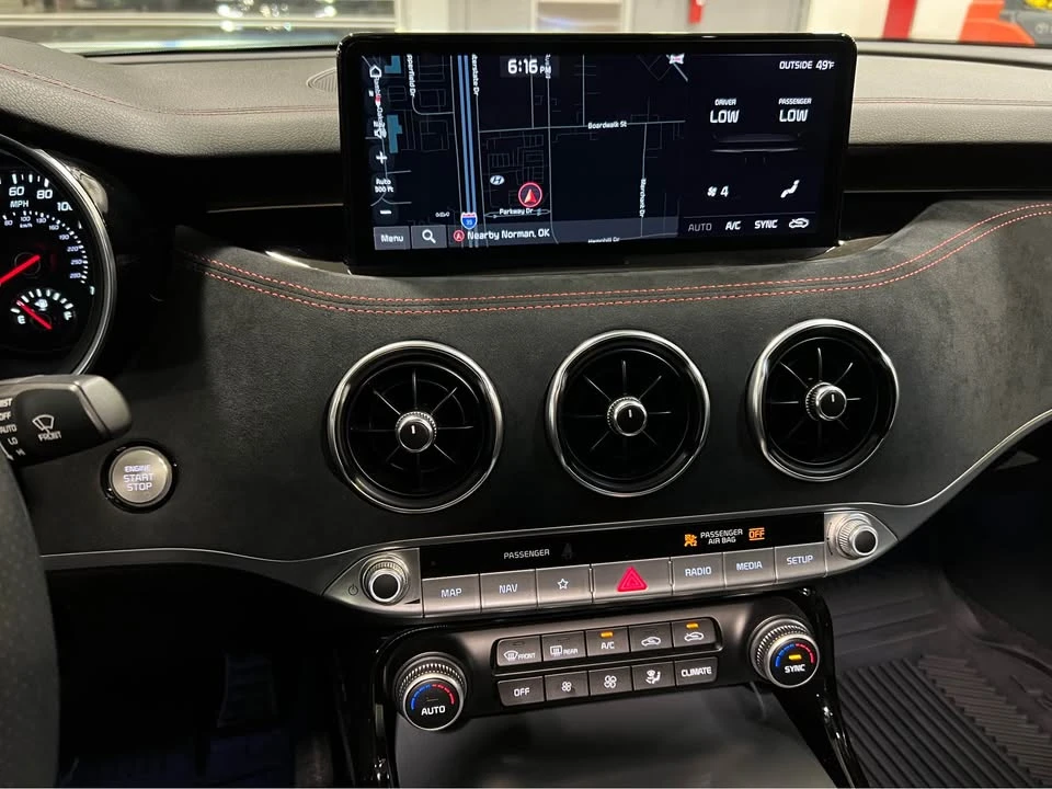 2023 Kia Stinger GT - Image 14 of 16