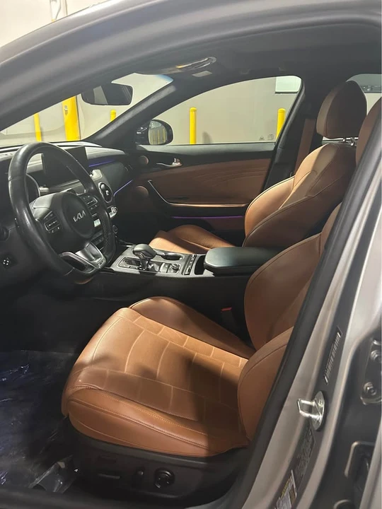 2023 Kia Stinger GT - Image 10 of 17