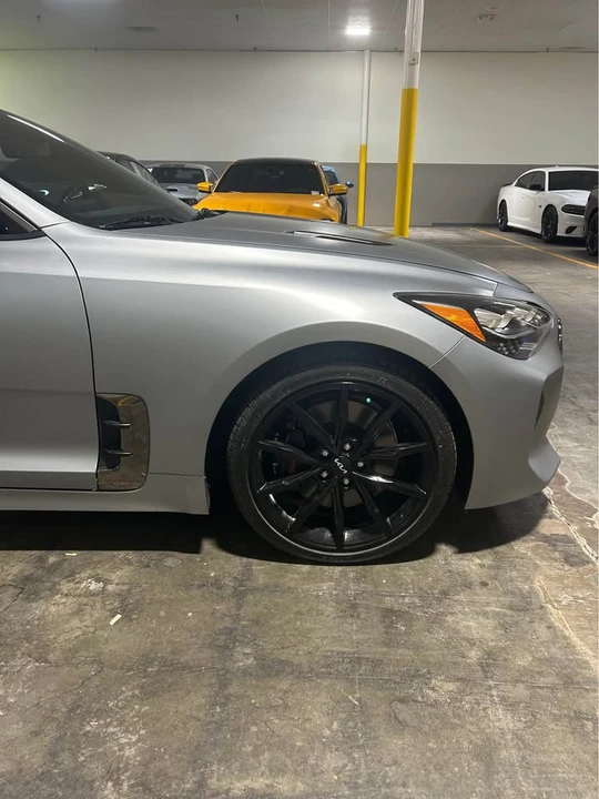2023 Kia Stinger GT - Image 8 of 17