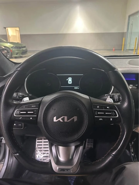2023 Kia Stinger GT - Image 12 of 17