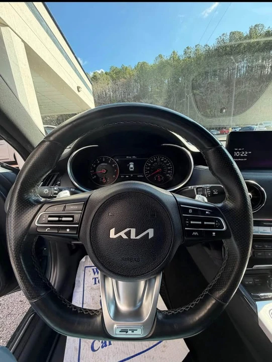 2023 Kia Stinger GT - Image 5 of 10