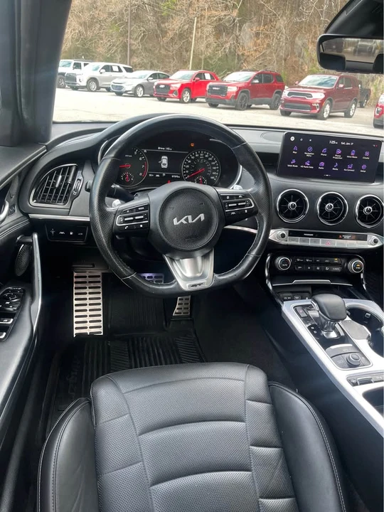 2023 Kia Stinger GT - Image 6 of 10