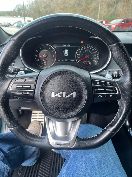 2023 Kia Stinger GT - Image 9 of 10