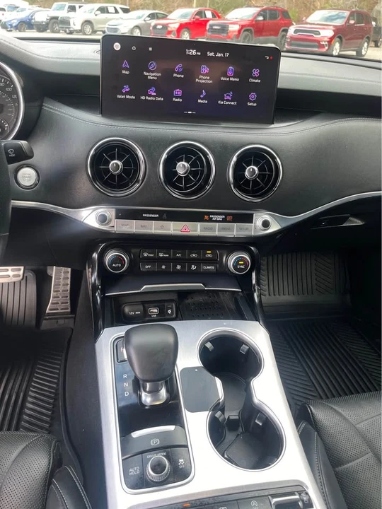 2023 Kia Stinger GT - Image 8 of 10