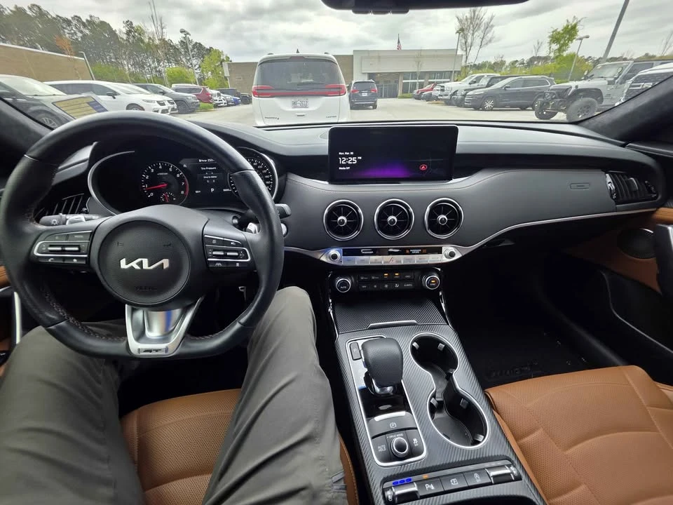 2023 Kia - Image 11 of 13