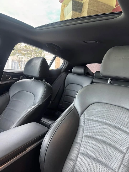 2023 Kia Stinger GT - Image 16 of 18
