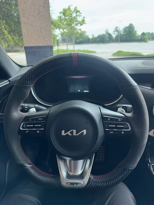 2023 Kia Stinger GT - Image 17 of 18