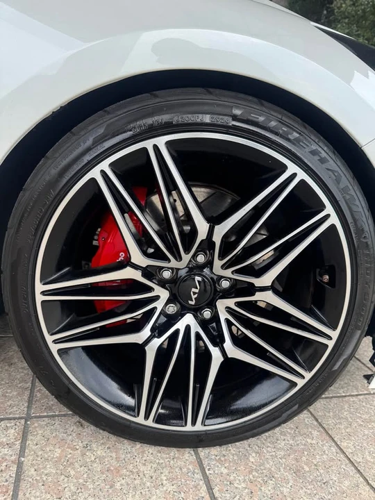 2023 Kia Stinger GT - Image 4 of 18