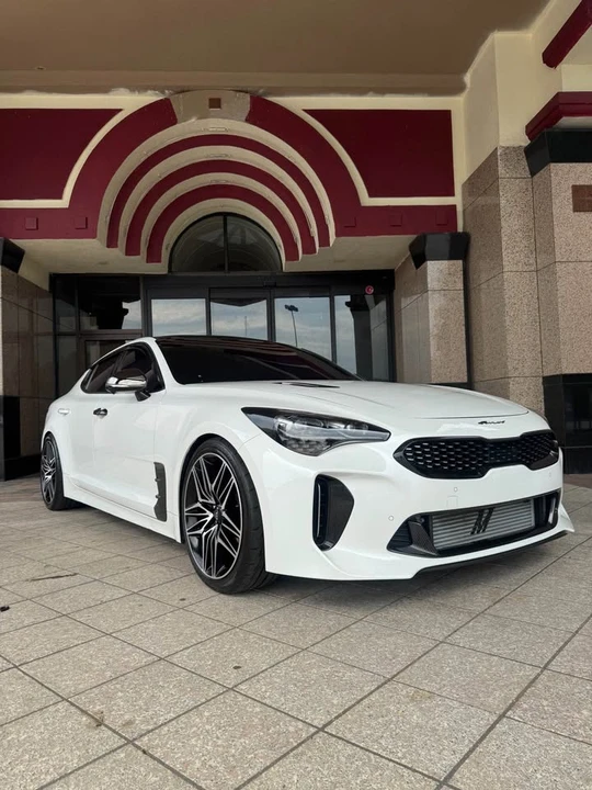 2023 Kia Stinger GT - Image 2 of 18
