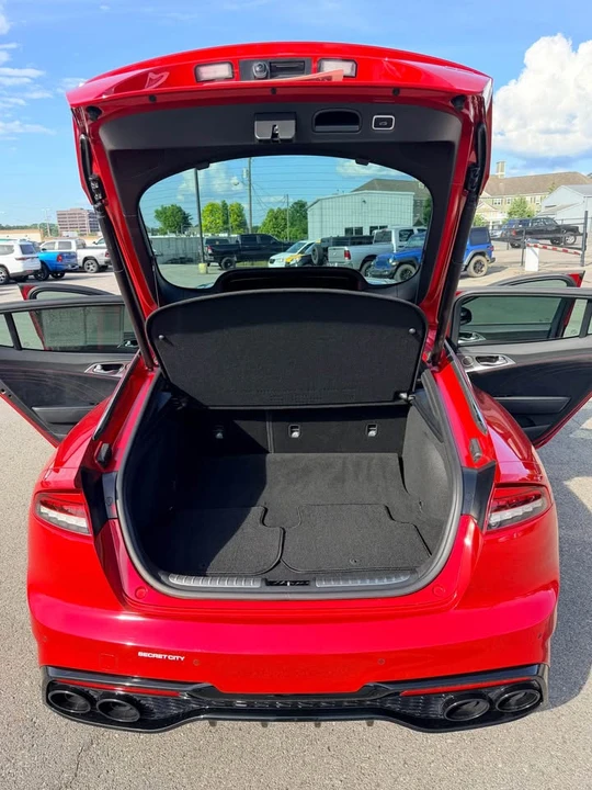 2023 Kia Stinger GT - Image 11 of 15