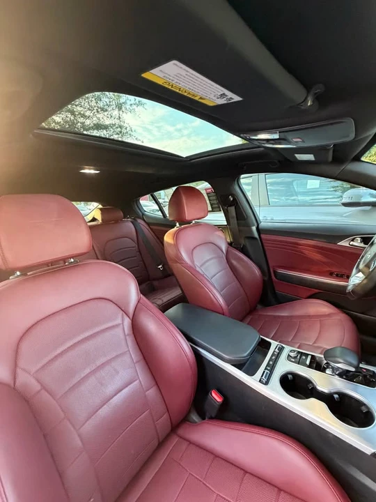 2023 Kia Stinger GT - Image 10 of 14
