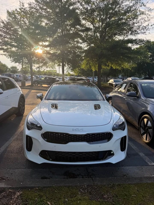 2023 Kia Stinger GT - Image 2 of 14