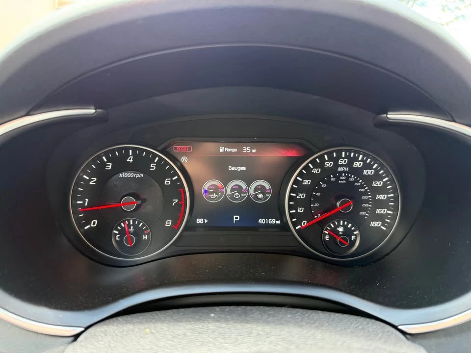 2023 Kia Stinger GT - Image 10 of 14