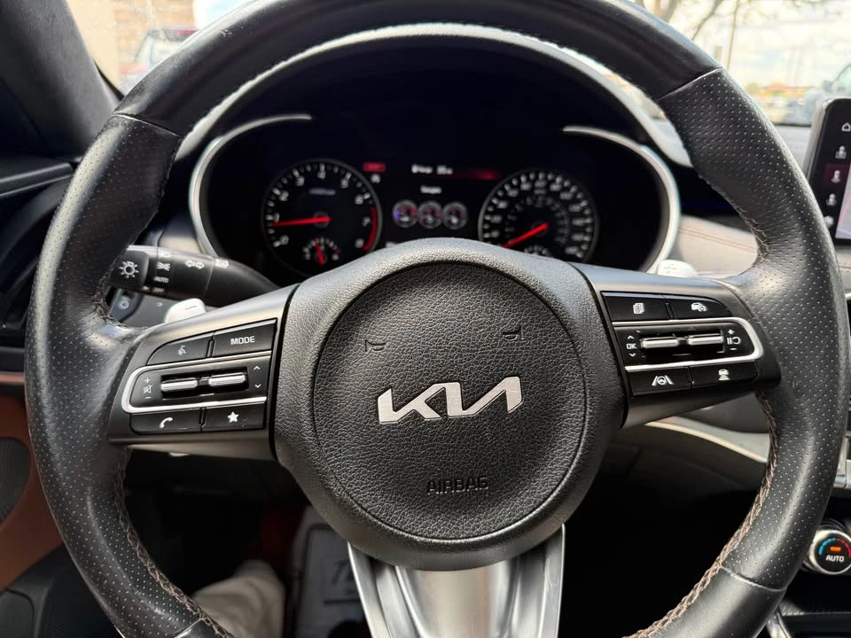 2023 Kia Stinger GT - Image 9 of 14