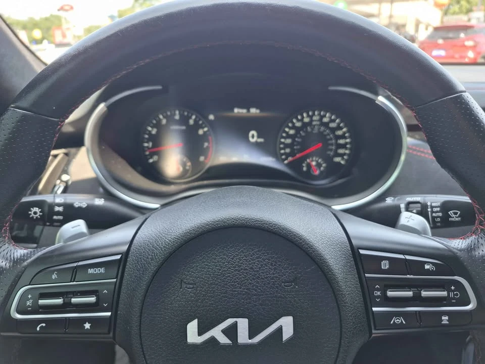 2023 Kia Stinger GT - Image 16 of 20
