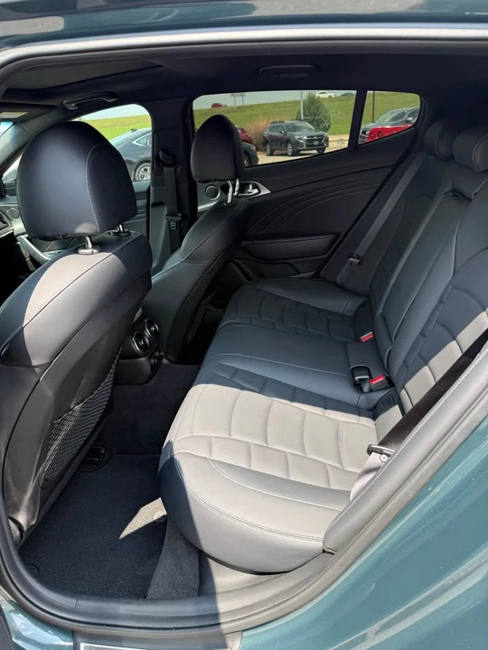 2023 Kia Stinger GT - Image 13 of 16