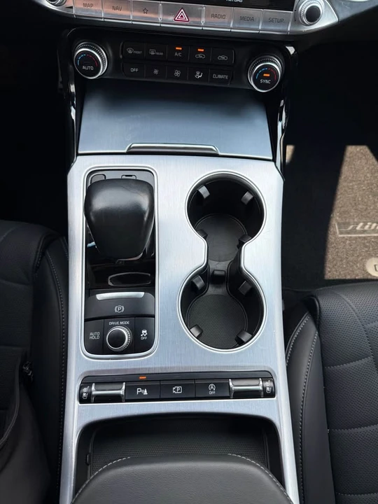 2023 Kia Stinger GT - Image 8 of 16