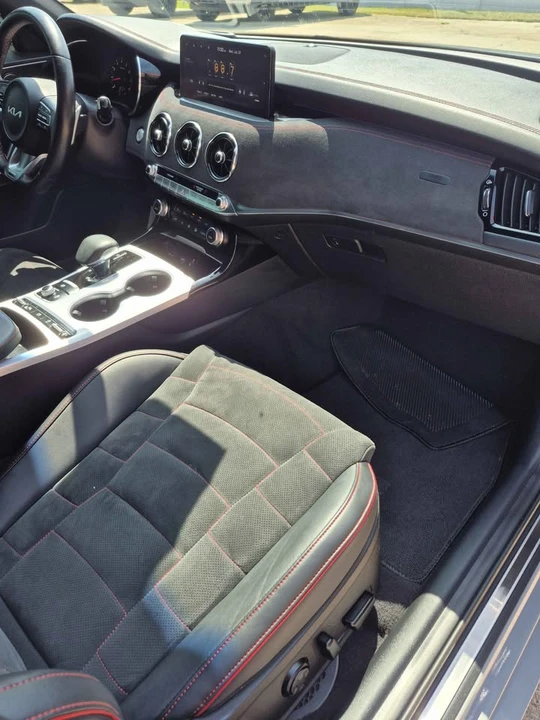 2023 Kia Stinger GT - Image 11 of 20