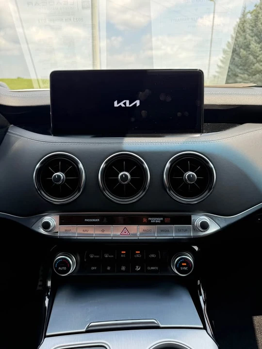 2023 Kia Stinger GT - Image 7 of 16