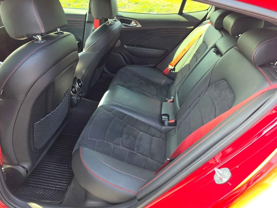 2023 Kia Stinger GT - Image 10 of 20