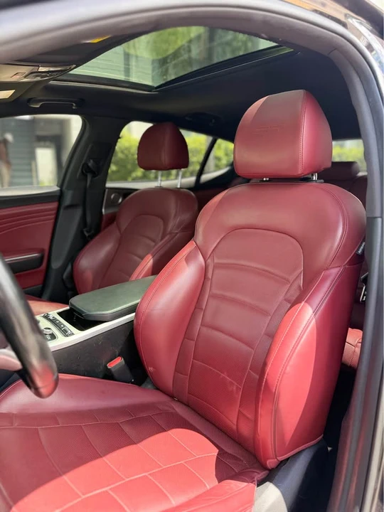 2023 Kia Stinger - Image 9 of 14