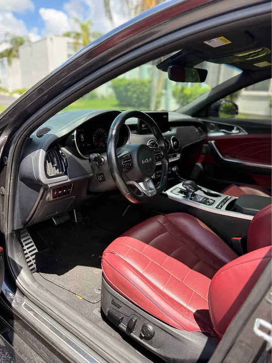 2023 Kia Stinger - Image 7 of 14