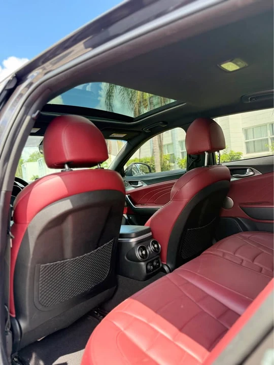 2023 Kia Stinger - Image 10 of 14