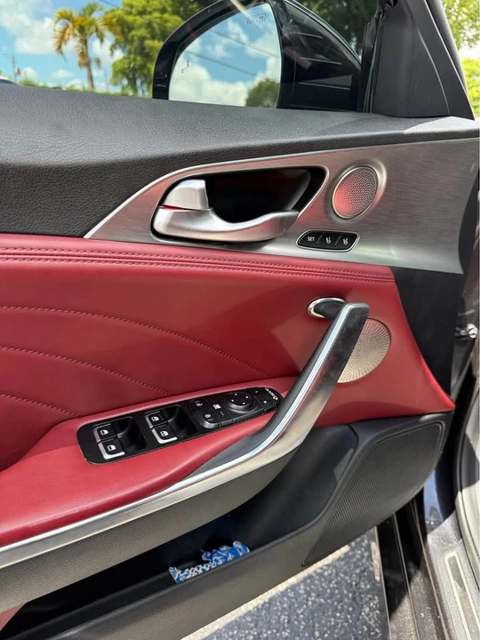 2023 Kia Stinger - Image 13 of 14