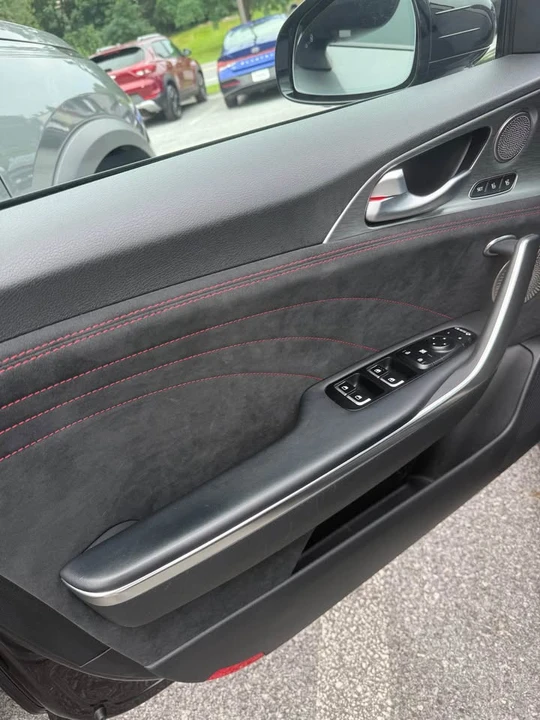 2023 Kia Stinger GT - Image 8 of 11