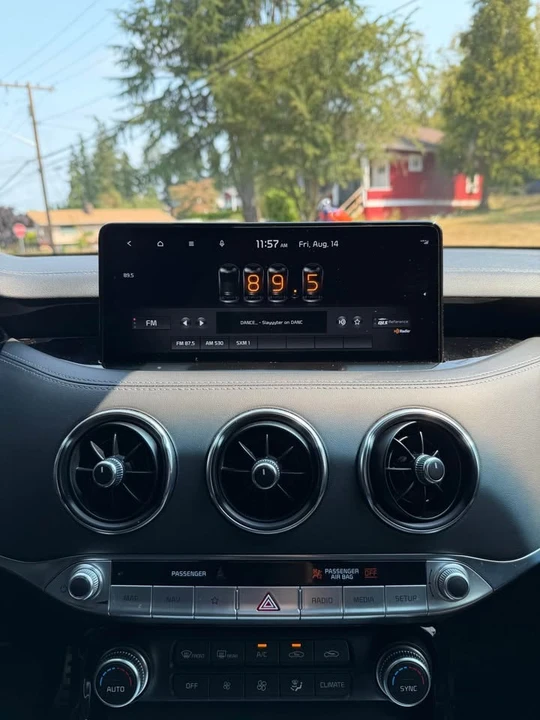 2023 Kia Stinger GT - Image 15 of 19