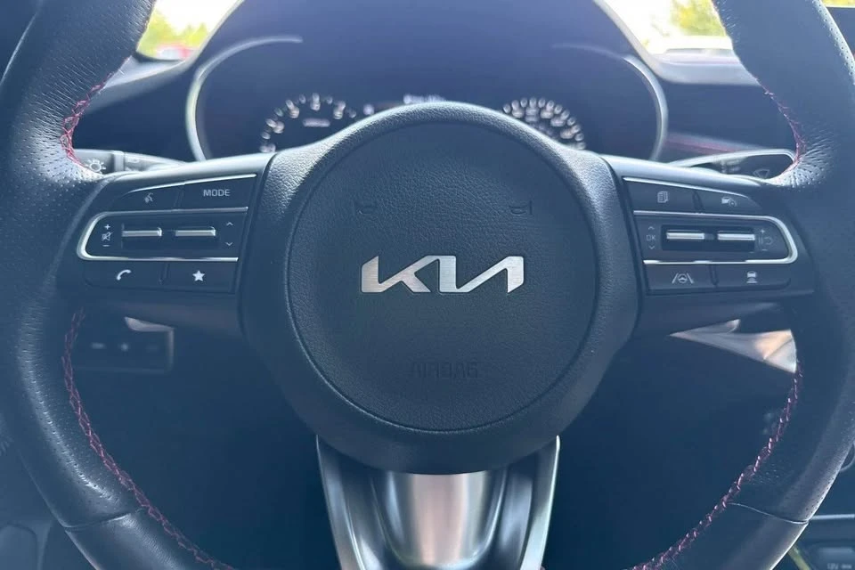 2023 Kia Stinger - Image 8 of 14