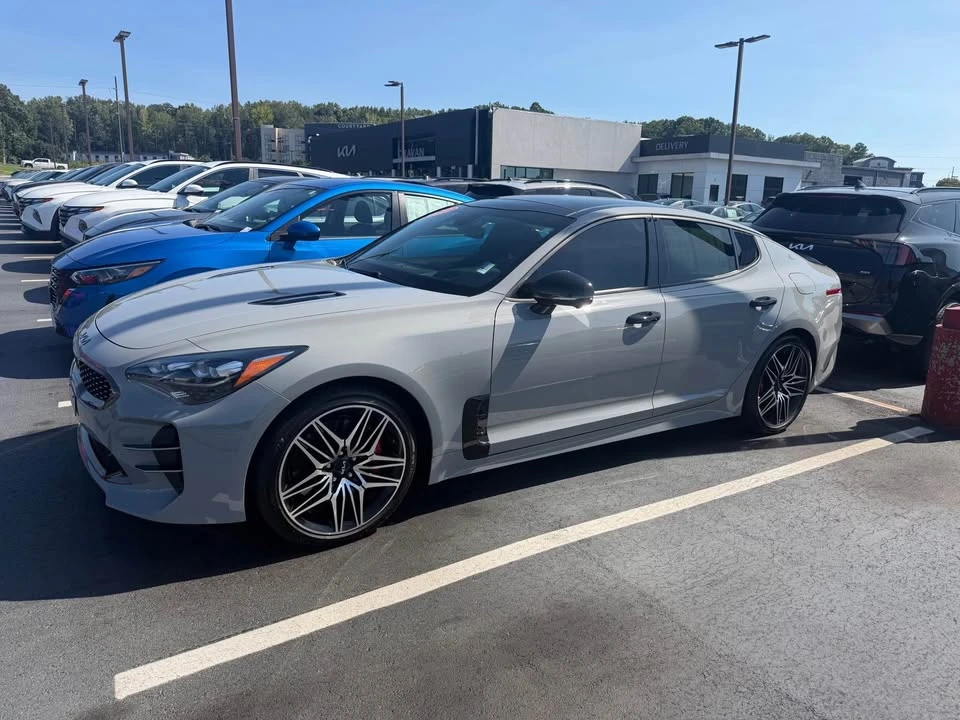 2023 Kia Stinger GT - Image 2 of 9