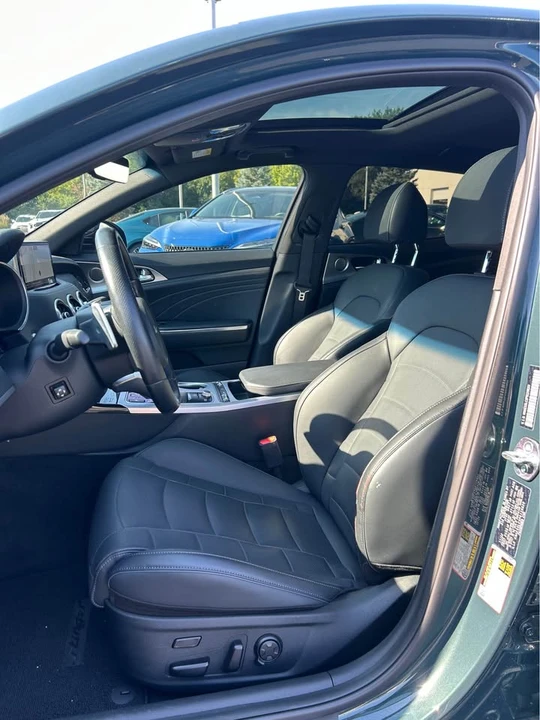 2023 Kia Stinger GT - Image 11 of 18