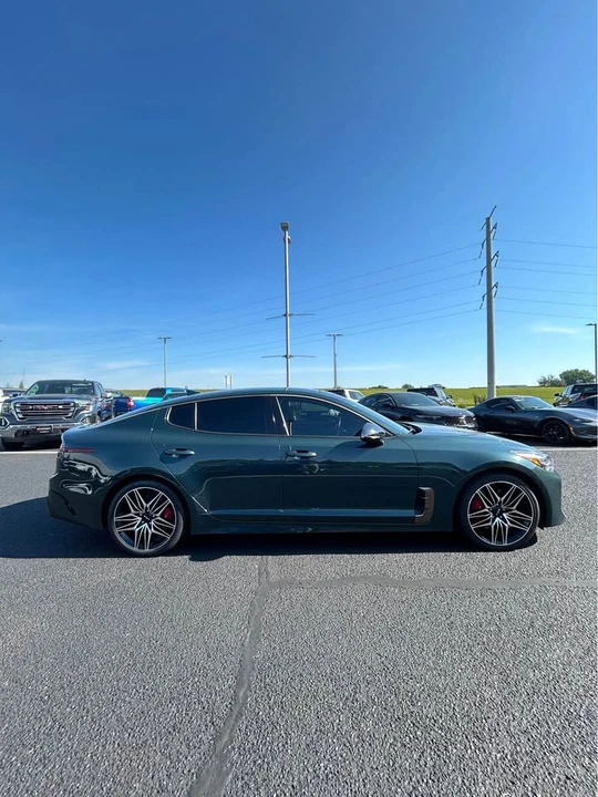 2023 Kia Stinger GT - Image 9 of 18