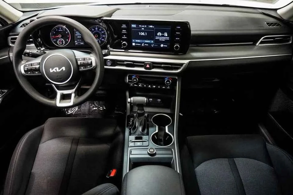2023 Kia Stinger GT - Image 6 of 8