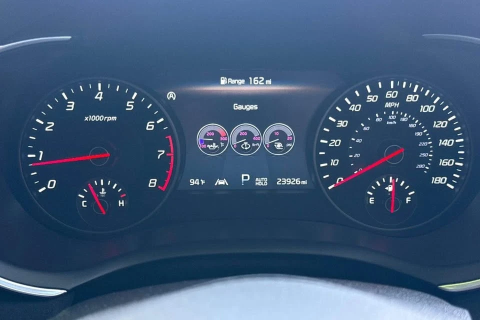 2023 Kia Stinger - Image 9 of 14