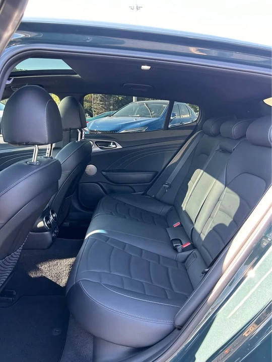 2023 Kia Stinger GT - Image 16 of 18