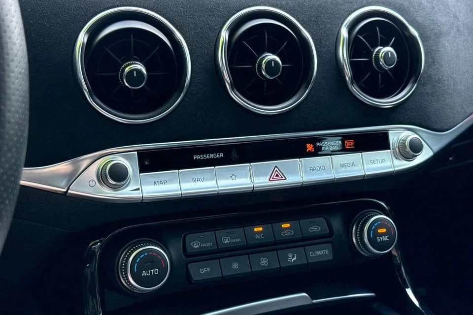 2023 Kia Stinger - Image 6 of 14