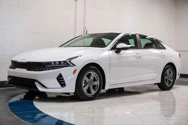 2023 Kia Stinger GT - Image 2 of 8